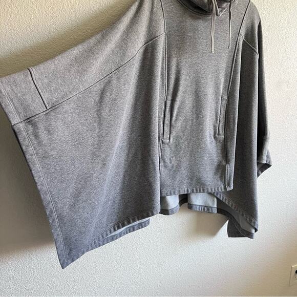 UGG Pichot Poncho - Picture 5 of 14